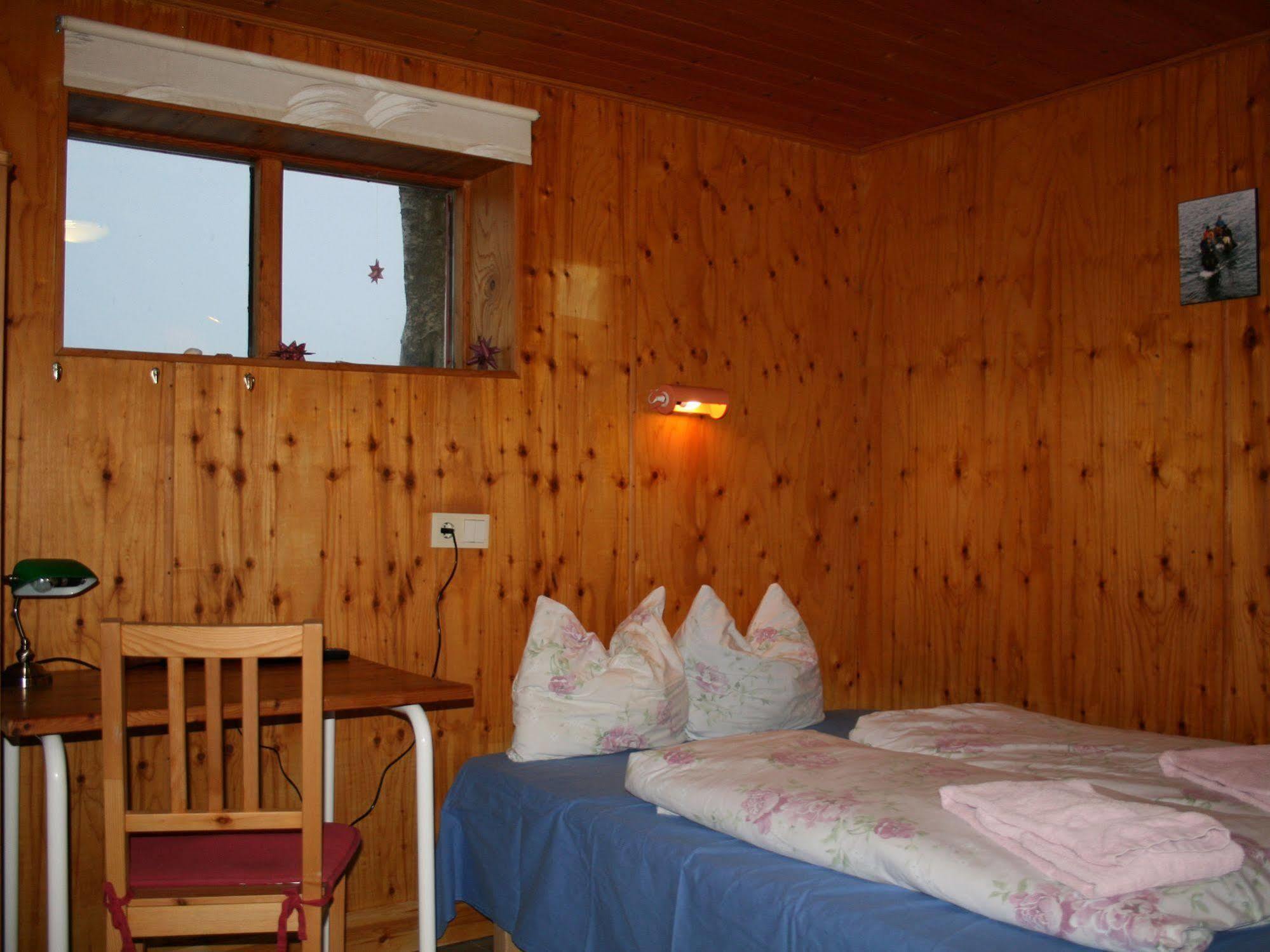 Brekkulaekur Guesthouse Hunathing Vestra Esterno foto